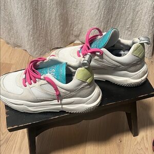 P448 White and Pink Women's Sneakers